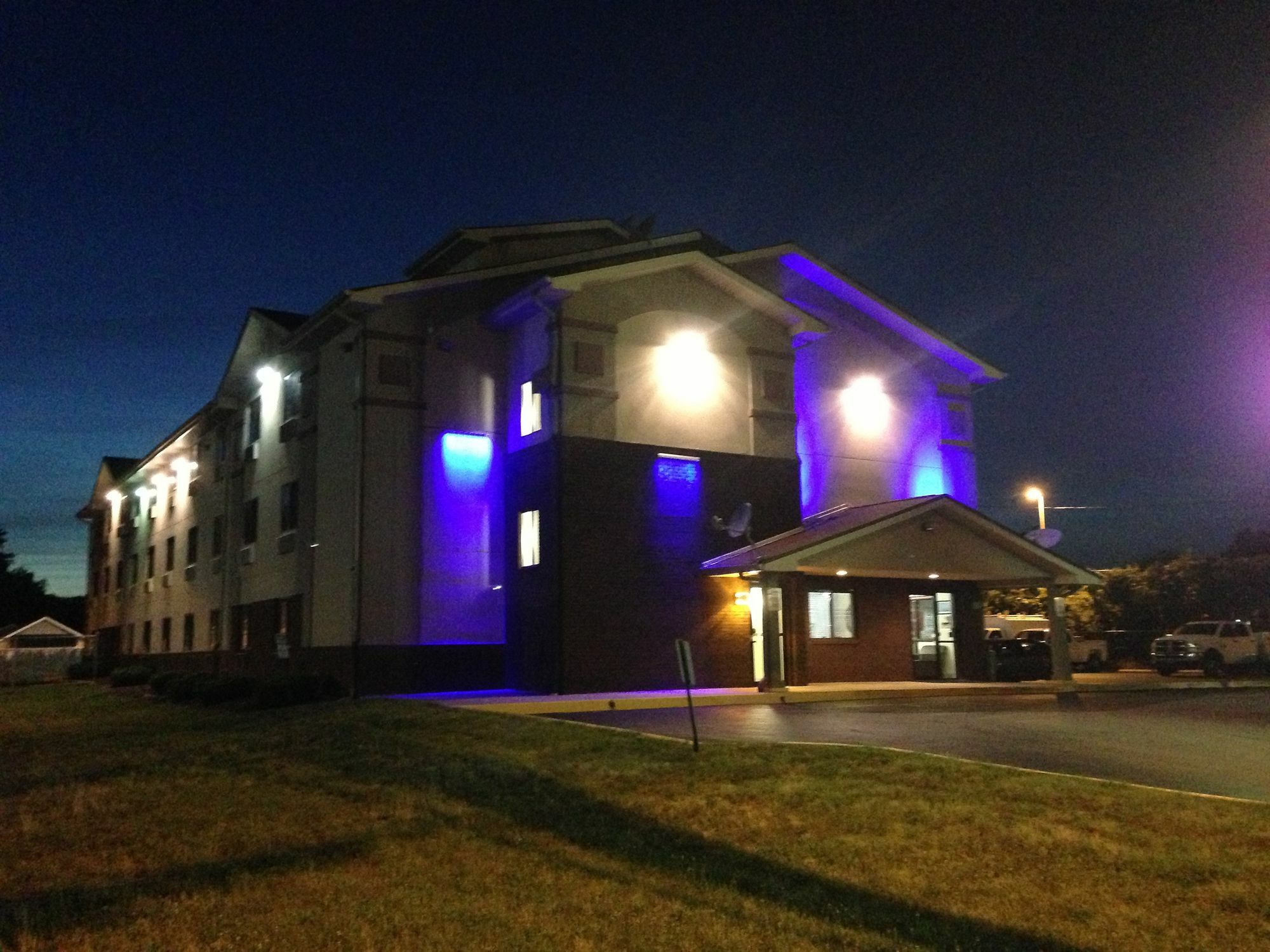 Super 8 By Wyndham New Castle Hotel Ngoại thất bức ảnh